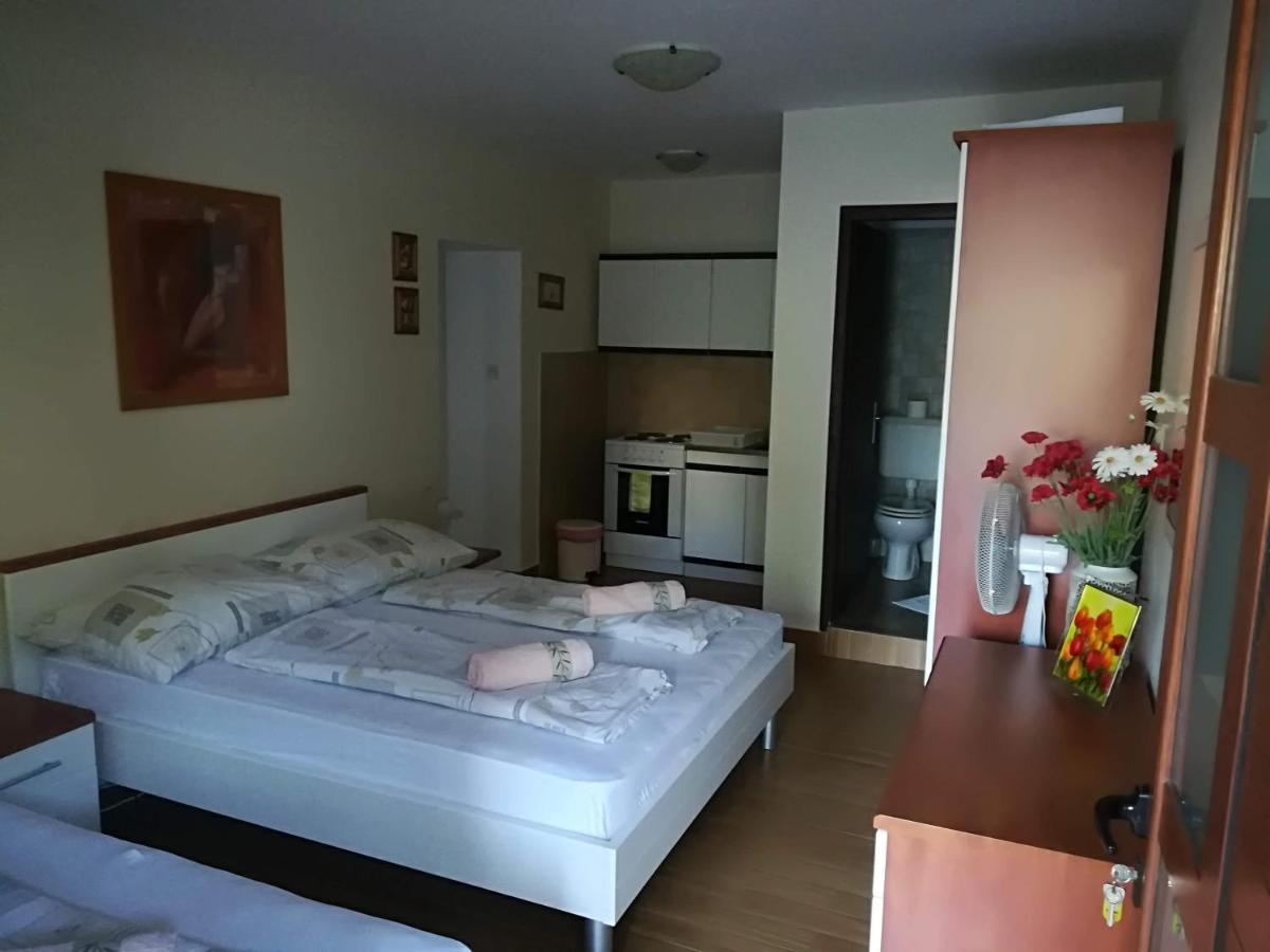 Apartmani Am Krk Town Exterior photo