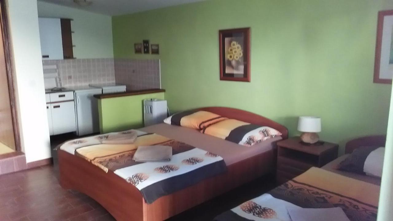 Apartmani Am Krk Town Exterior photo