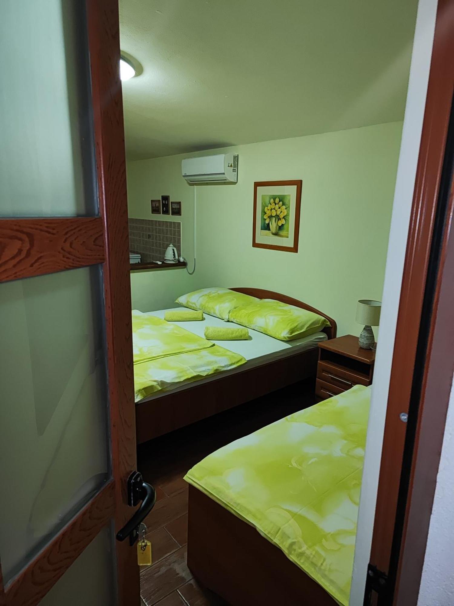 Apartmani Am Krk Town Exterior photo